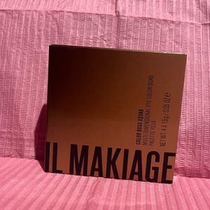 IL MAKIAGE
Color Boss Squad Eyeshadow Palette in Workaholic